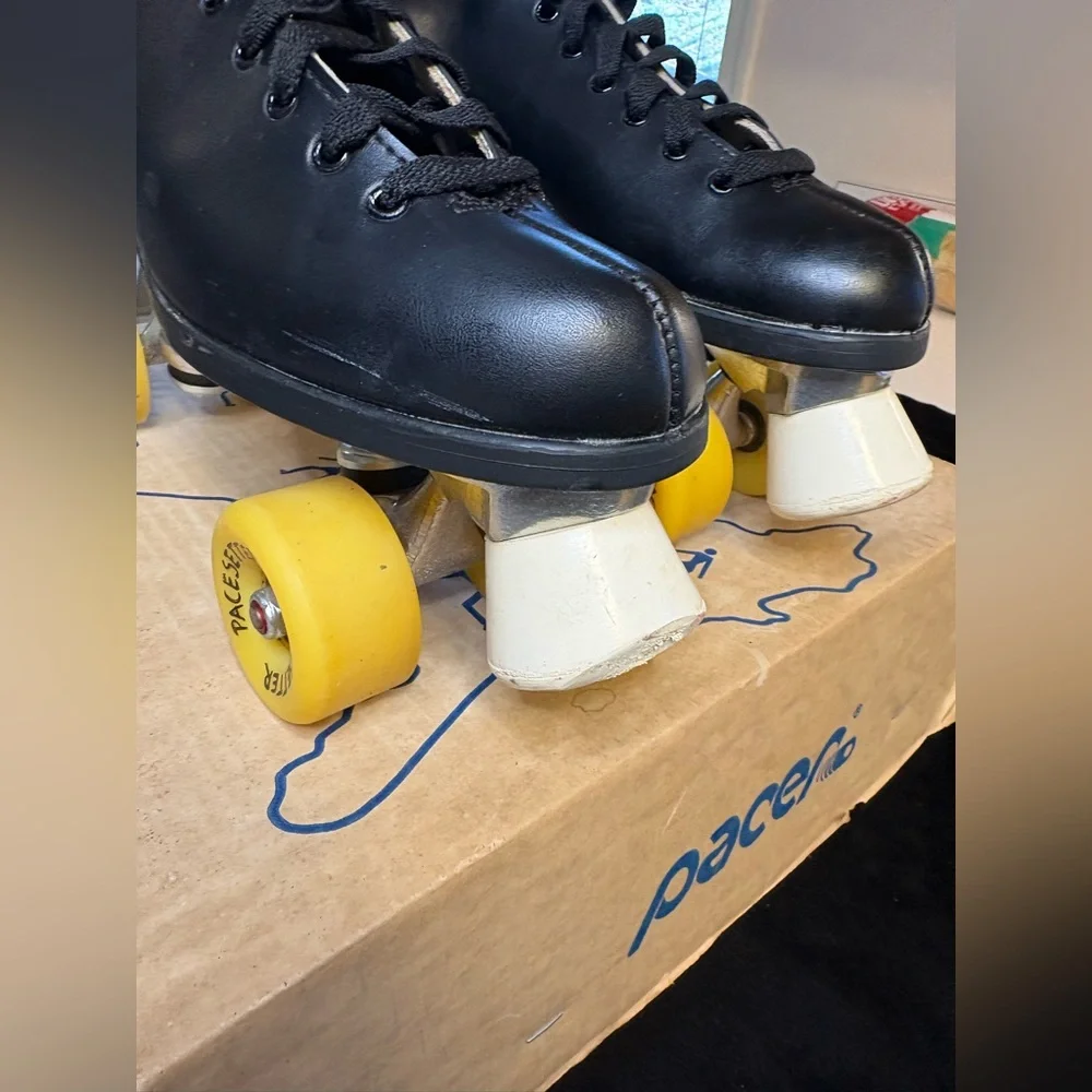 🔥🔥🔥Vintage Black Pacer Brand Mens Size 9 Roller Skates - Picture 8 of 14
